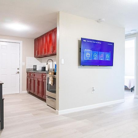 University Serenity Suites تامبا المظهر الخارجي الصورة