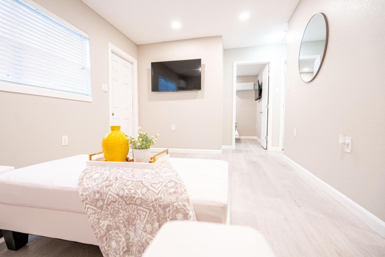 University Serenity Suites تامبا المظهر الخارجي الصورة