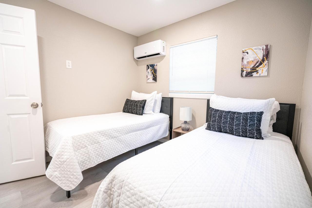 University Serenity Suites تامبا المظهر الخارجي الصورة