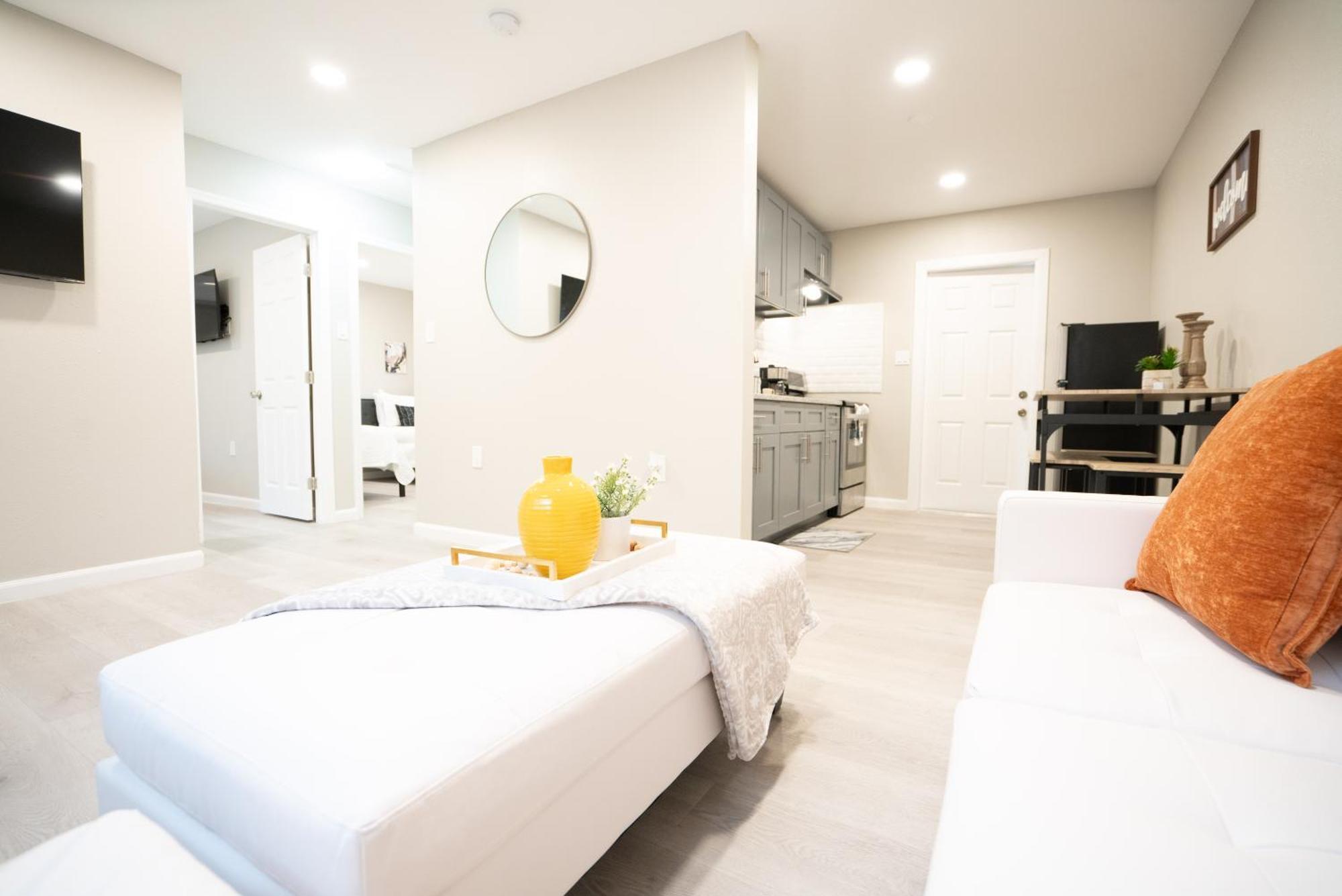 University Serenity Suites تامبا المظهر الخارجي الصورة